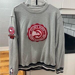 Atlanta Hawks Gray Sweatshirt